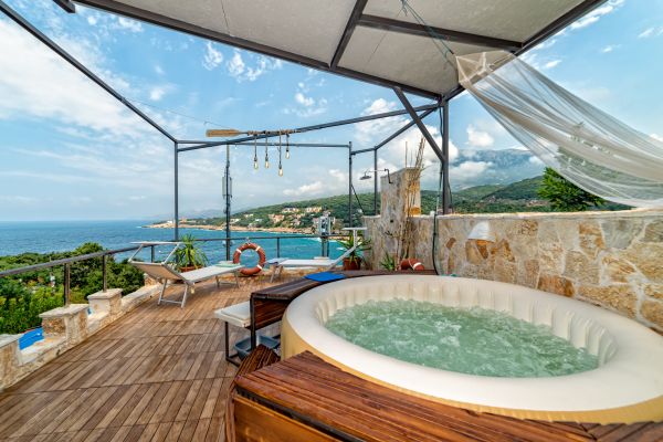 Cost of Spa Deck Construction in Oakland