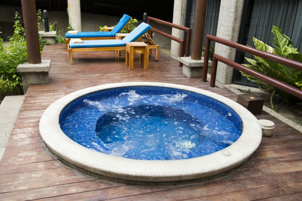 Cost of Hot Tub Deck Construction in Oakland