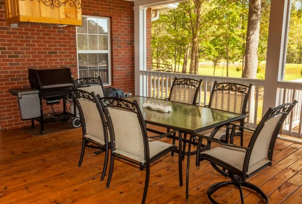 Cost of Residential Deck Installation in Oakland
