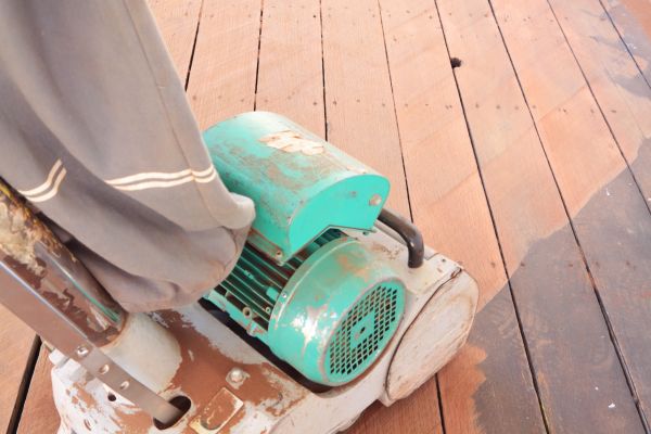 Cost of Cedar Deck Sanding in Oakland